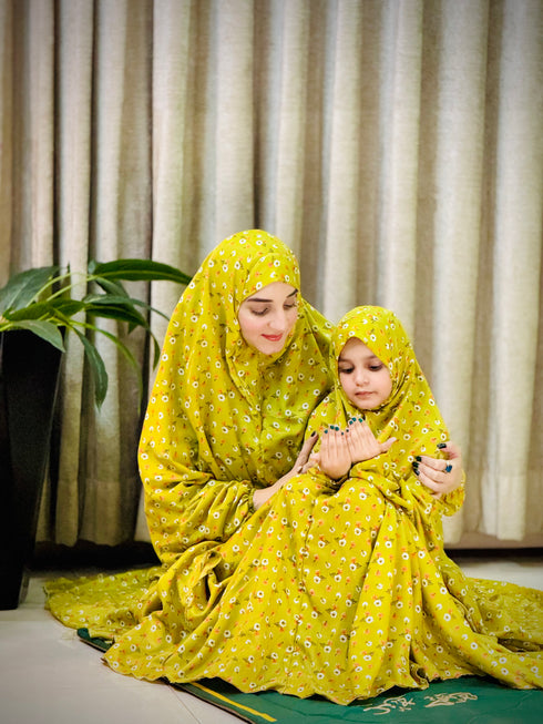 Mother & Daughter's Same Design Namaz Chadar---Printed Pear Green