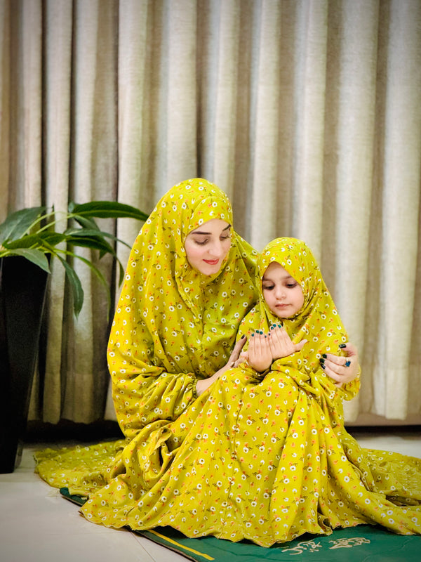 Mother & Daughter's Same Design Namaz Chadar---Printed Pear Green