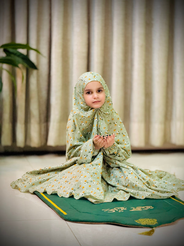 Kids Namaz Chadar -Medium- (For 3 Till 8 Year Old Kid) -- Printed Light Grey
