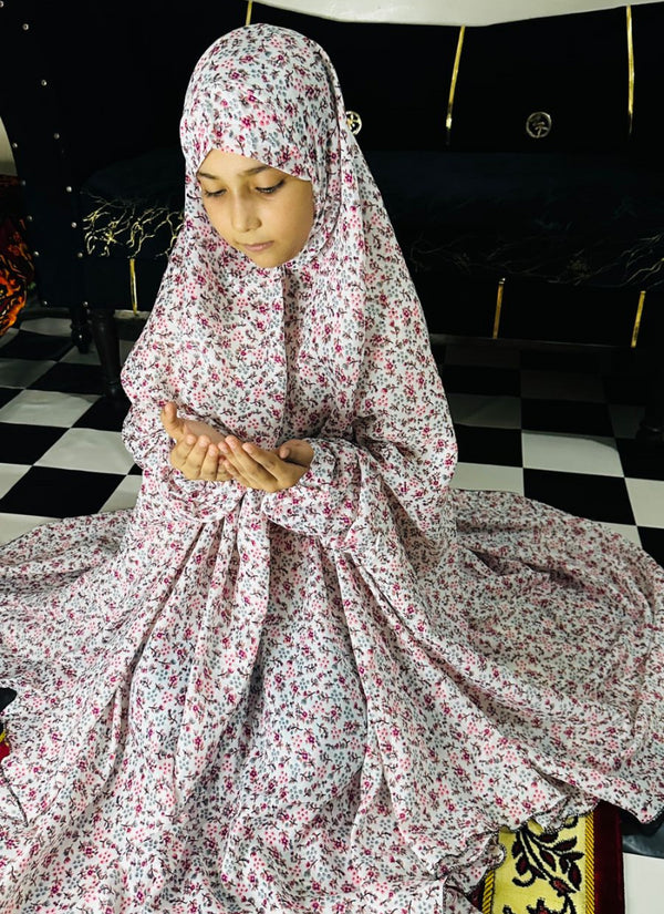 Kids Namaz Chaddar -Large- (For 9 Till 13 Year Old Kid) -- Printed White